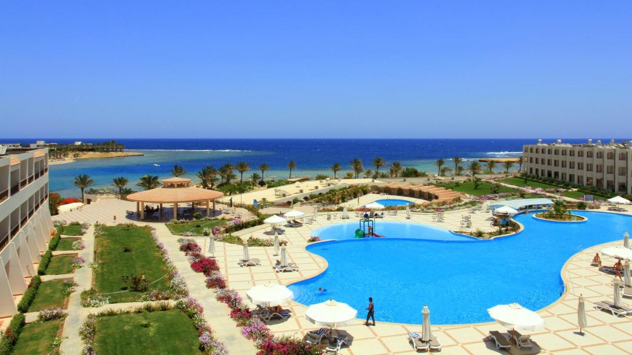 Royal Brayka Beach Resort Abu Dabbab Exterior photo