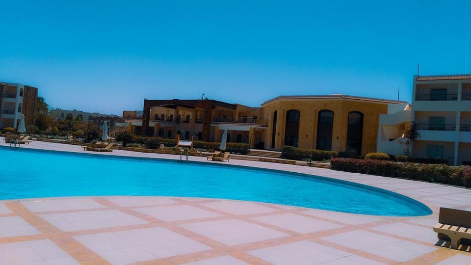 Royal Brayka Beach Resort Abu Dabbab Exterior photo