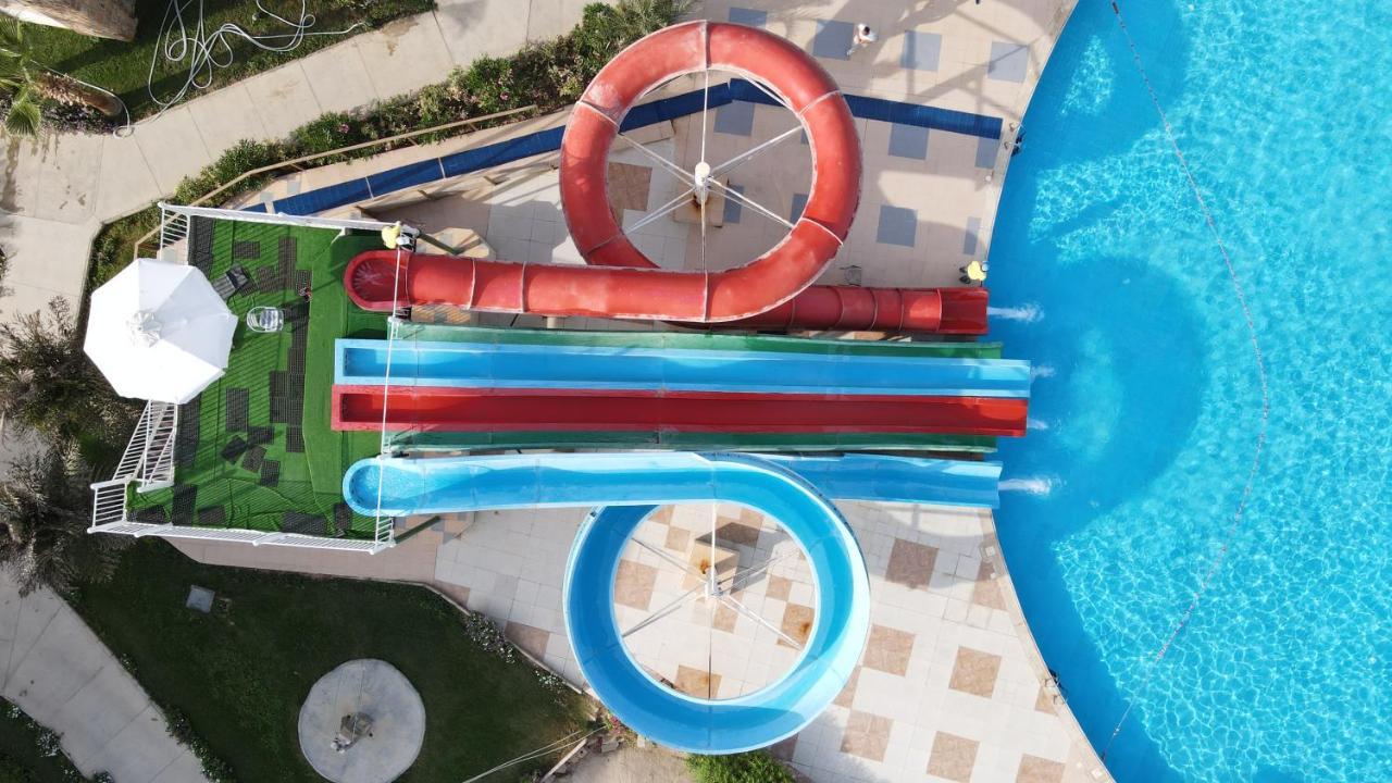 Royal Brayka Beach Resort Abu Dabbab Exterior photo