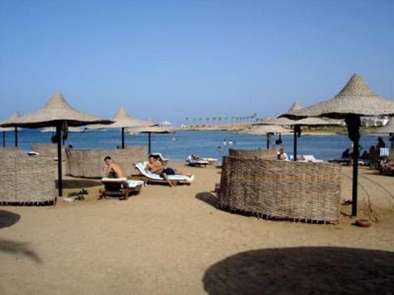 Royal Brayka Beach Resort Abu Dabbab Exterior photo