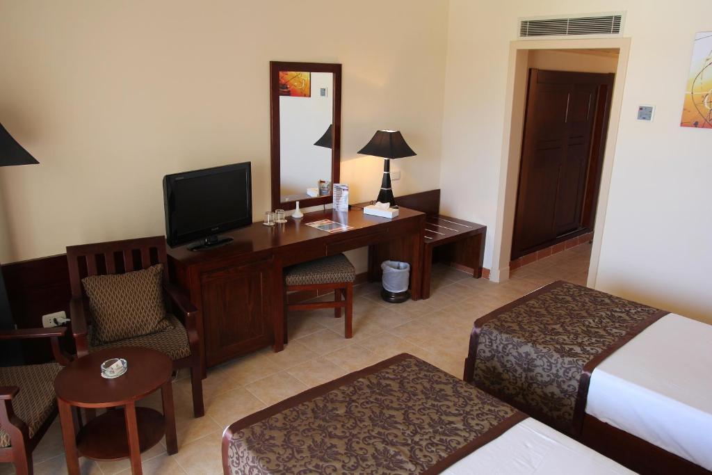Royal Brayka Beach Resort Abu Dabbab Room photo