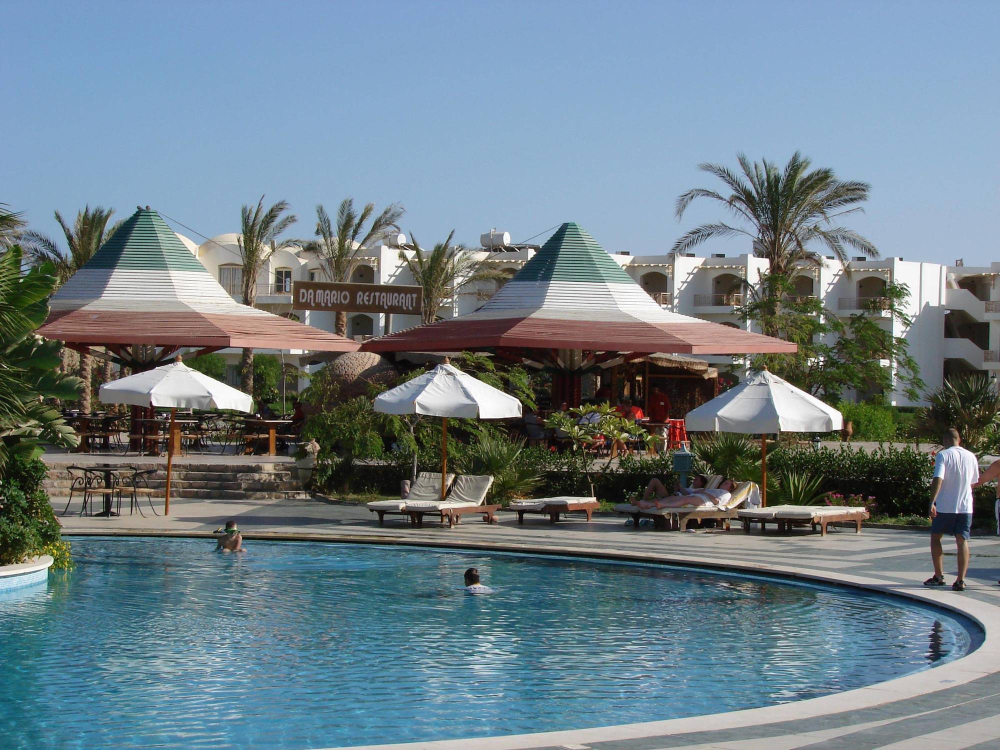 Royal Brayka Beach Resort Abu Dabbab Exterior photo