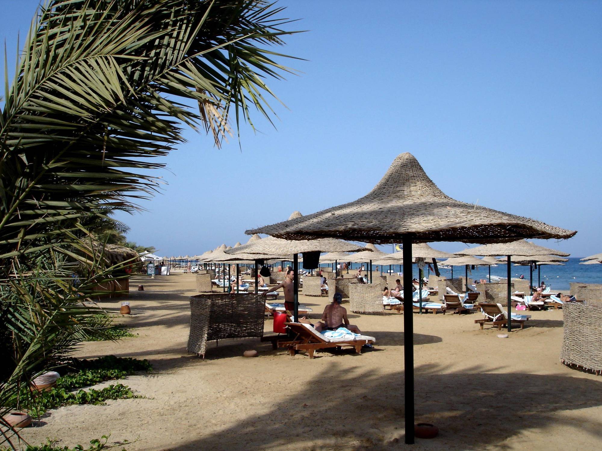 Royal Brayka Beach Resort Abu Dabbab Exterior photo