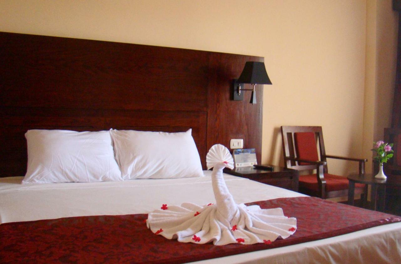 Royal Brayka Beach Resort Abu Dabbab Exterior photo